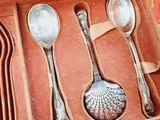 a box with spoons and spoon spoons in it