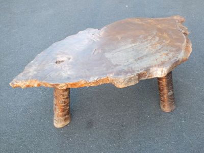 Table basse de style brutaliste