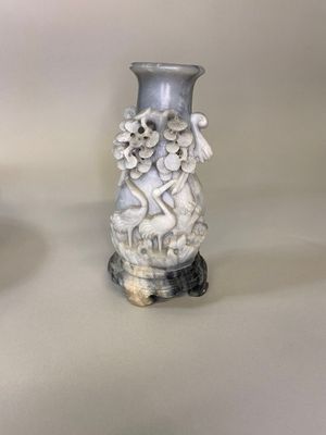 Chine, travail moderne, Groupe en pierre dure gris beige, re…
