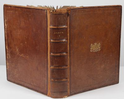 MODE - Album in-folio maroquin brun d'époque (usé). Au dos m…