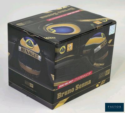 une boîte de café posée sur une table