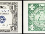 un gros plan sur deux types de billets différents sur fond blanc