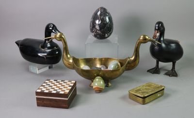a lot of items that are sitting on a table