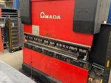 an image of a machine that is sitting in a warehouse