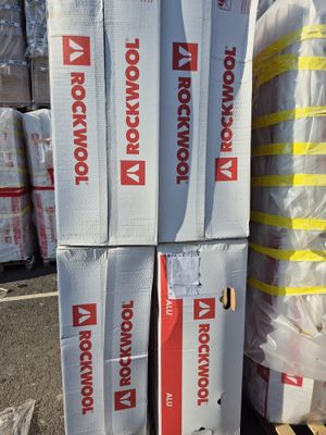 Lot d'environ 240ml de rouleux de isolant alu marque Rockwoo…