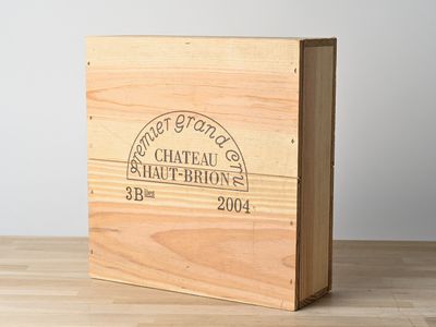 3 B CHÂTEAU HAUT-BRION (Caisse Bois d'origine) - 2004 - CCC1…