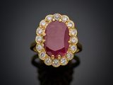 Bague ovale en rubis et diamants