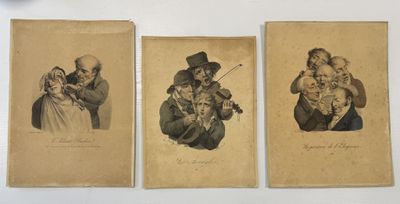 trois vieilles cartes postales représentant un homme tenant un bébé dans ses bras et une femme jouant du violon