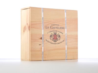 an image of a wooden box with a bottle of wine in it