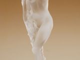 une image représentant une statue blanche d'une femme sur un socle
