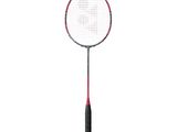 une photo d'une raquette de badminton avec un manche rouge