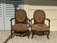 Paire de fauteuils à dossier médaillon en cabriolet, en hêtr… (photo 3)