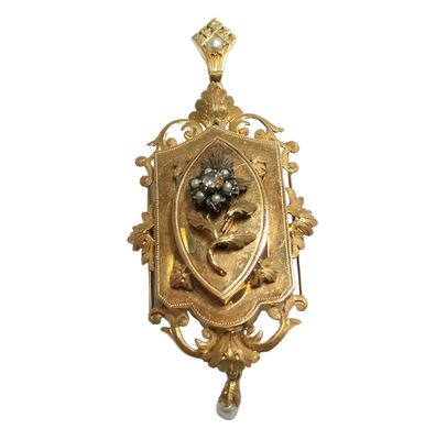 une image représentant un cadenas plaqué or orné d'une fleur