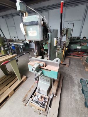 a machine that is sitting in the middle of a room