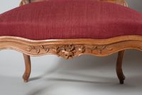 Paire de larges fauteuils à dossier plat à châssis en hêtre … (photo 4)