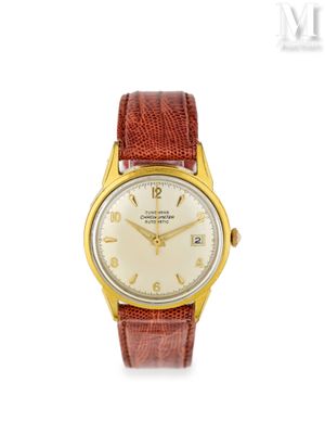 gros plan d'une montre sur fond blanc avec un bracelet marron