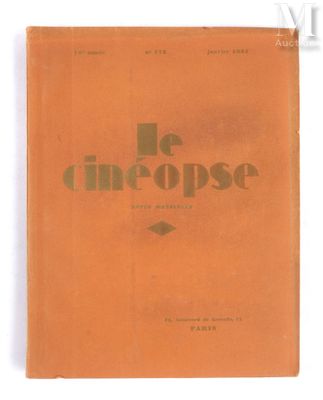 un livre orange avec un titre en noir et blanc dessus