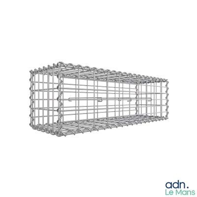 une cage en fil de fer munie de deux crochets, ainsi que de deux crochets de chaque côté