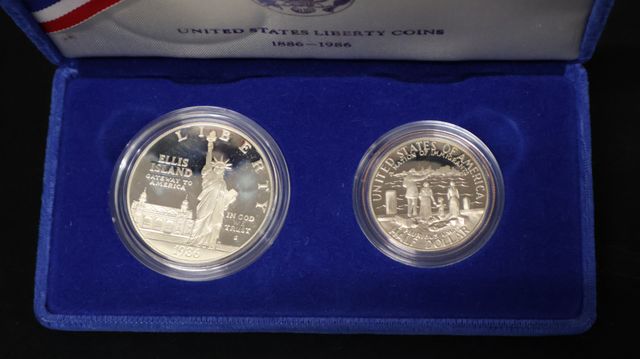 United States Liberty Coins 1886 - 1986 - 2 Pièces en argent - 37...