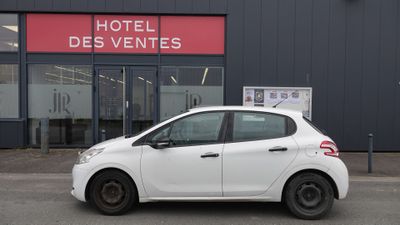 PEUGEOT 208 - Immatriculation : DM-232-LX - Genre : CTTE - C…