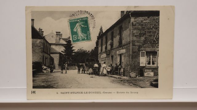 St Sulpice Le Donzeil : Entrée du Bourg. B.E.