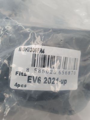 un sac en plastique sur lequel est collé un autocollant comportant un code-barres