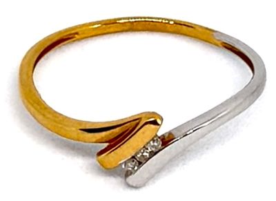 Bague en or jaune et or blanc 9K 375ml, à décor croisé, la p…