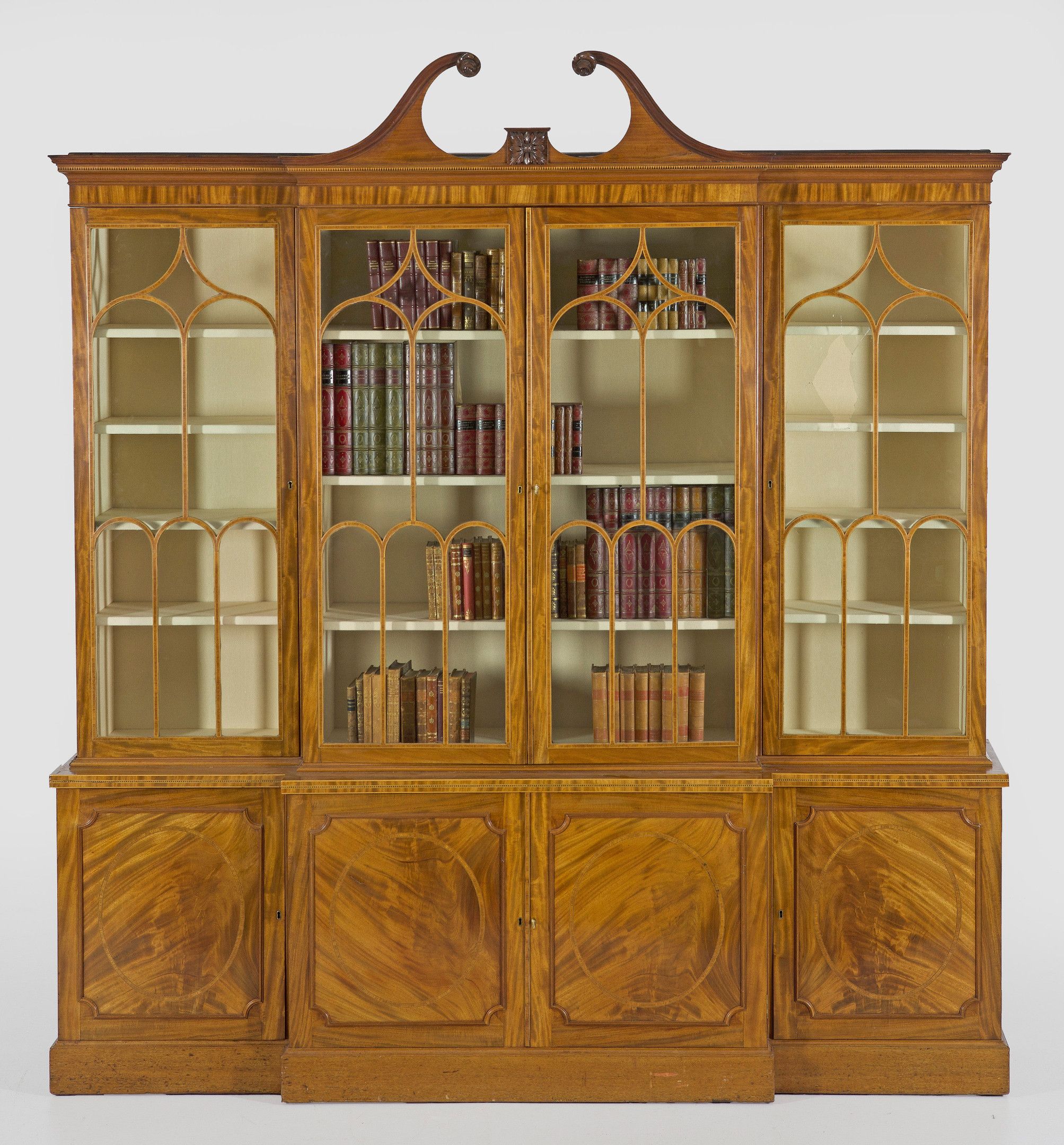 Objets d'art & Curiosités