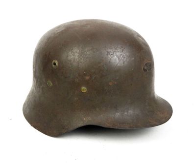 gros plan d'un casque sur fond blanc