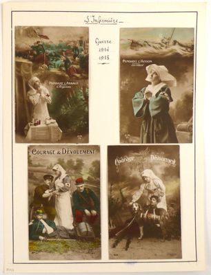 une vieille photo composée de quatre clichés représentant des femmes et des hommes en costumes d'époque