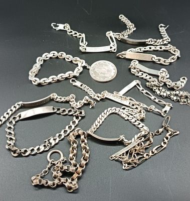 Lot en argent cpt 13 gourmettes en argent, on y joint une go…