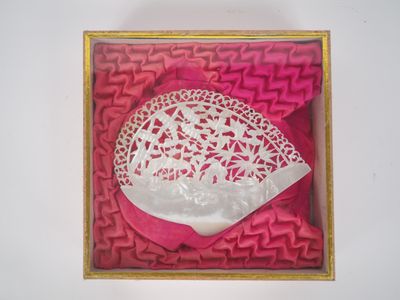 Chine, début XXe siècle, Pentadine en nacre à décor ajouré d…