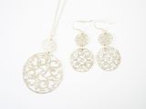 Ensemble collier et boucles d'oreilles en filigrane d'argent