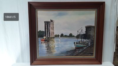 une image d'un tableau représentant un bateau sur l'eau