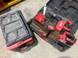 deux outils rangés dans un coffret