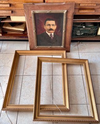 67 / K4 / Lot composé de deux cadres en stuc doré et un…