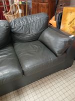 VENTE VOL : Un canapé deux places, façon cuir, gris anthraci… (photo 4)