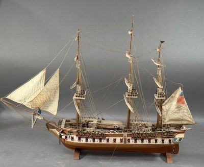 MAQUETTE de TROIS MAT en bois peint et toile.