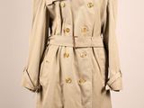 une image d'un trench-coat beige sur un mannequin, un mannequin, un mannequin, un mannequin, un mannequin, un mannequin, un mannequin, un mannequin, un mannequin, un mannequin, un mannequin, un mannequin, un mannequin, un mannequin, un mannequin, un mannequin, un mannequin, un mannequin, un mannequin, un mannequin, un mannequin, un mannequin, un mannequin, un mannequin, un mannequin, un mannequin, un mannequin, un mannequin, un mannequin, un mannequin, un mannequin, un mannequin, un manne