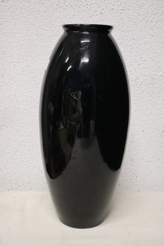 Grand vase en porcelaine de Limoges noir