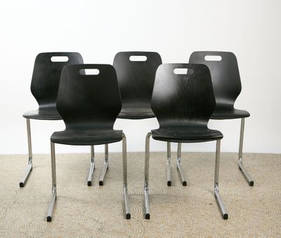 Lot de 10 chaises vintage, piétement traineau en métal chrom…