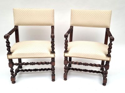 Paire de fauteuils de style Louis XIII en bois tourné à quat… - Photo 1