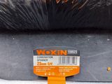 a wren on the back of a car with a tag on it