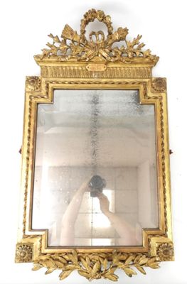 une personne se prenant en photo dans un miroir