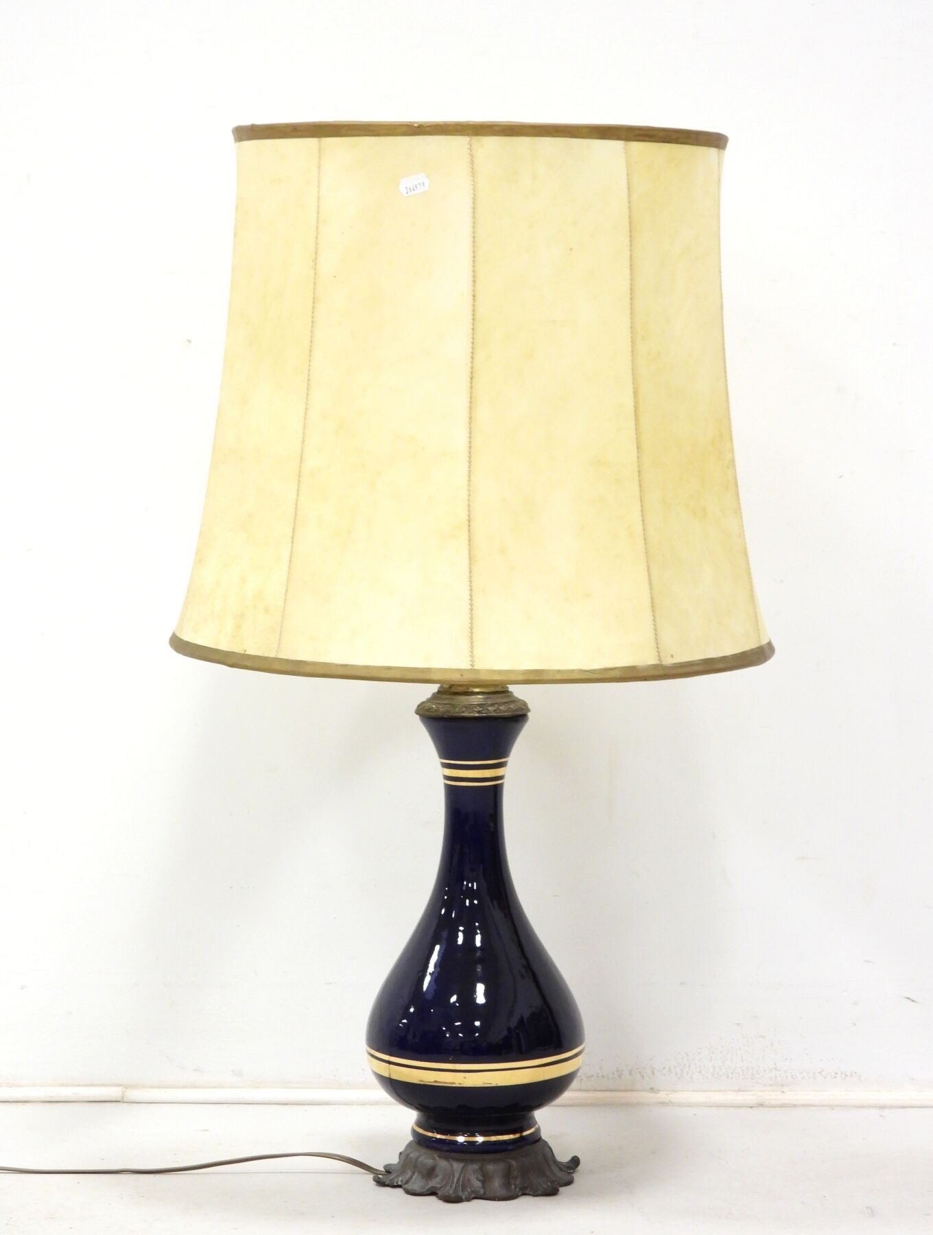 TOURS - Lampe en céramique bleue à décor de liseré doré.