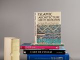 plusieurs livres sont empilés sur une table