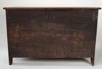 Commode rectangulaire en bois de placage à décor marqueté (photo 5)