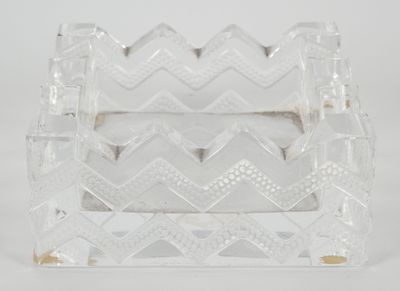 LALIQUE FRANCE Cendrier en verre translucide moulé pressé a …