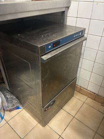 Lave verre NOVATEC, avec deux paniers. Frais en sus 14.28%. TVA R...