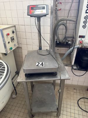 une photo d'une balance de cuisine